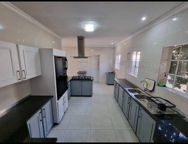 3 BEDROOM PROPERTY TO RENT IN WOODMEAD